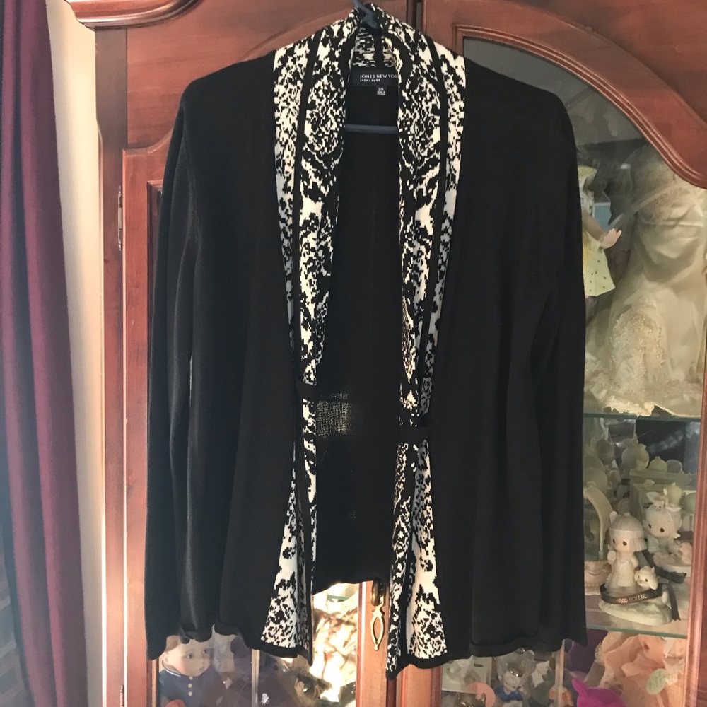 Sweater, gently used, excellent condition.